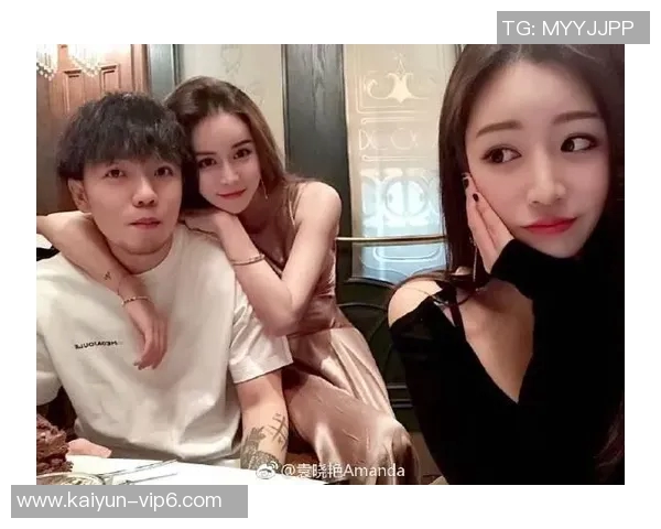 足坛太太团聚焦揭秘足球明星老婆女友情感故事与幕后生活